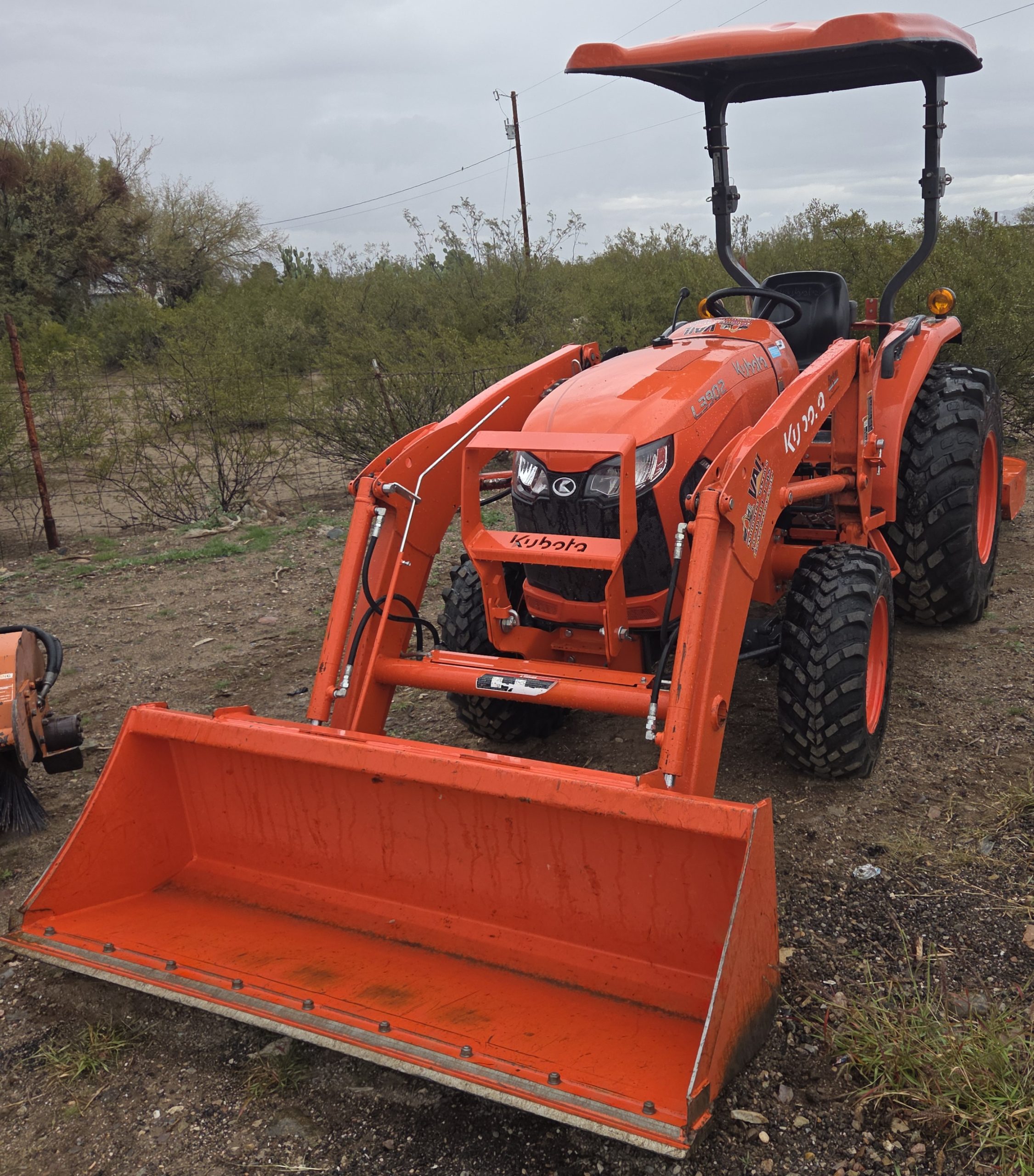 Kubota L3902 Skip Loader